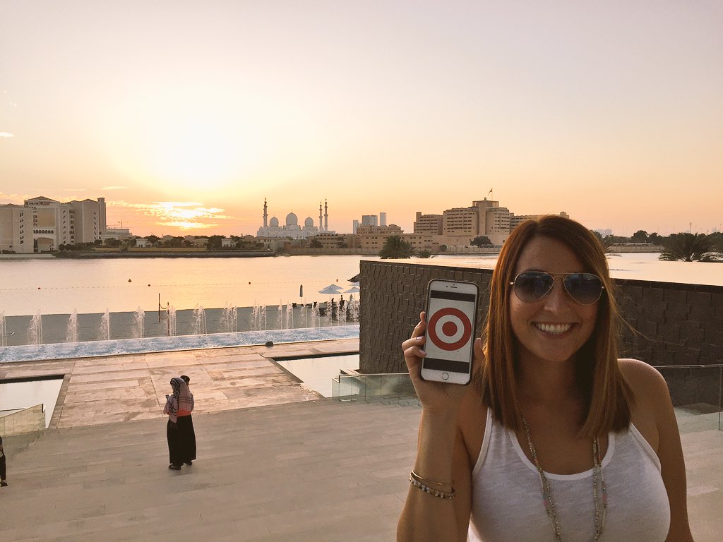 mariahmonnens's tweet photo. @pear_laura "See you later" from Abu Dhabi! Thanks for everything #LHPBestboss #LHPThankYou #1375lovesLHP https://t.co/UvXHepcrTL