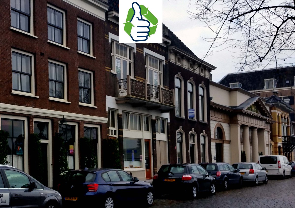 DordrechtKP's tweet photo. Prettig gesprek gehad met Koos Vroon van https://t.co/Sym9YFE3do Gelegen aan de #Bomkade in Dordrecht https://t.co/87N2fjyMgJ