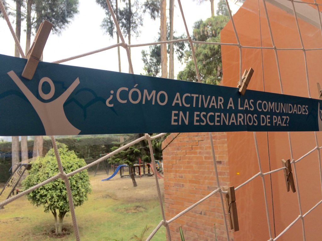 somosmas's tweet photo. Hoy activando #InteligenciaColectiva con @FundServivienda "Repensar el hábitat adecuado en territorios de #paz" https://t.co/0XfkS1lG13