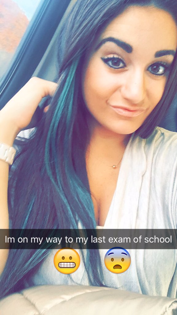 Brittany_OG's tweet image. besides my boards in December I'm sad about having no more exams, is that bad? 🤓😳 #LastDay #hellorealworld