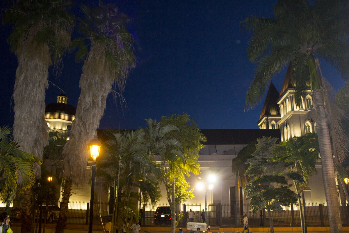 GilbertoSerulle's tweet photo. Remoción Parque Duarte
@MayorSerulle @miprd @AlcaldiaStgo @PDIoficial @PRM_Oficial @PES_2020 #CentroHistoricoStgo https://t.co/uQhOikY5m6