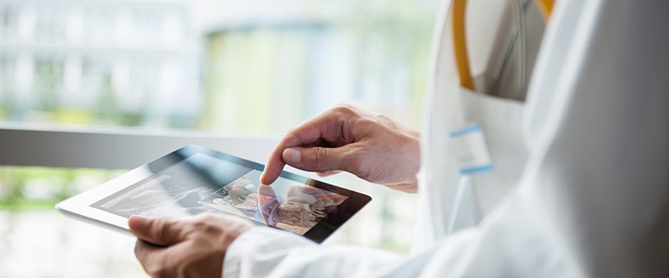 Sonosite's tweet photo. Does #POCUS really matter? Register 4 our webinar with @steveleechmd next week and find out! https://t.co/kgUl34DZ2G https://t.co/7IFjukJqrn