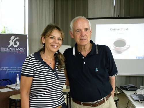 Aware2Be_com's tweet photo. @MichelaSerra27 spiega il metodo #innergame di Tim Gallwey @the_innergame https://t.co/6lIaSzIWm7 https://t.co/cNtht1pBAu