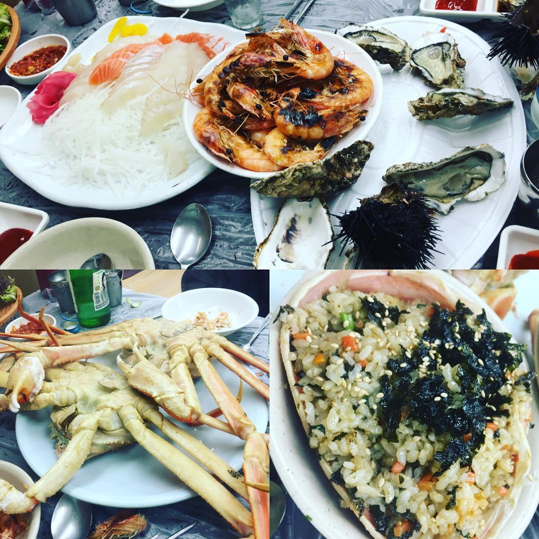 sujincda97's tweet photo. 연어야 연어야
새우야 새우야
대게야 대게야 
매운탕이되어라 아행복하다 바다에살고싶다
#노량진수산시장 #한끼로충분 #해산물 #회 https://t.co/gBAi7dcOAg