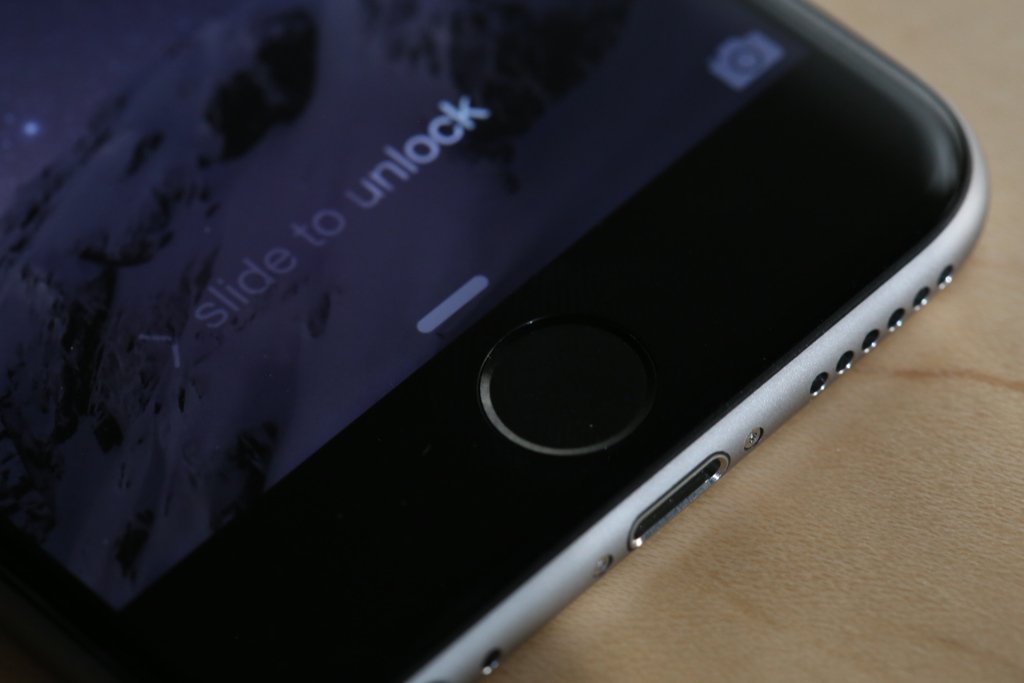 TimesMac_ru's tweet photo. Apple откладывает выпуск TDDI чипов для экранов iPhone.
https://t.co/Y2dt5jL4An #iPhone7 https://t.co/1N0MrLPz91