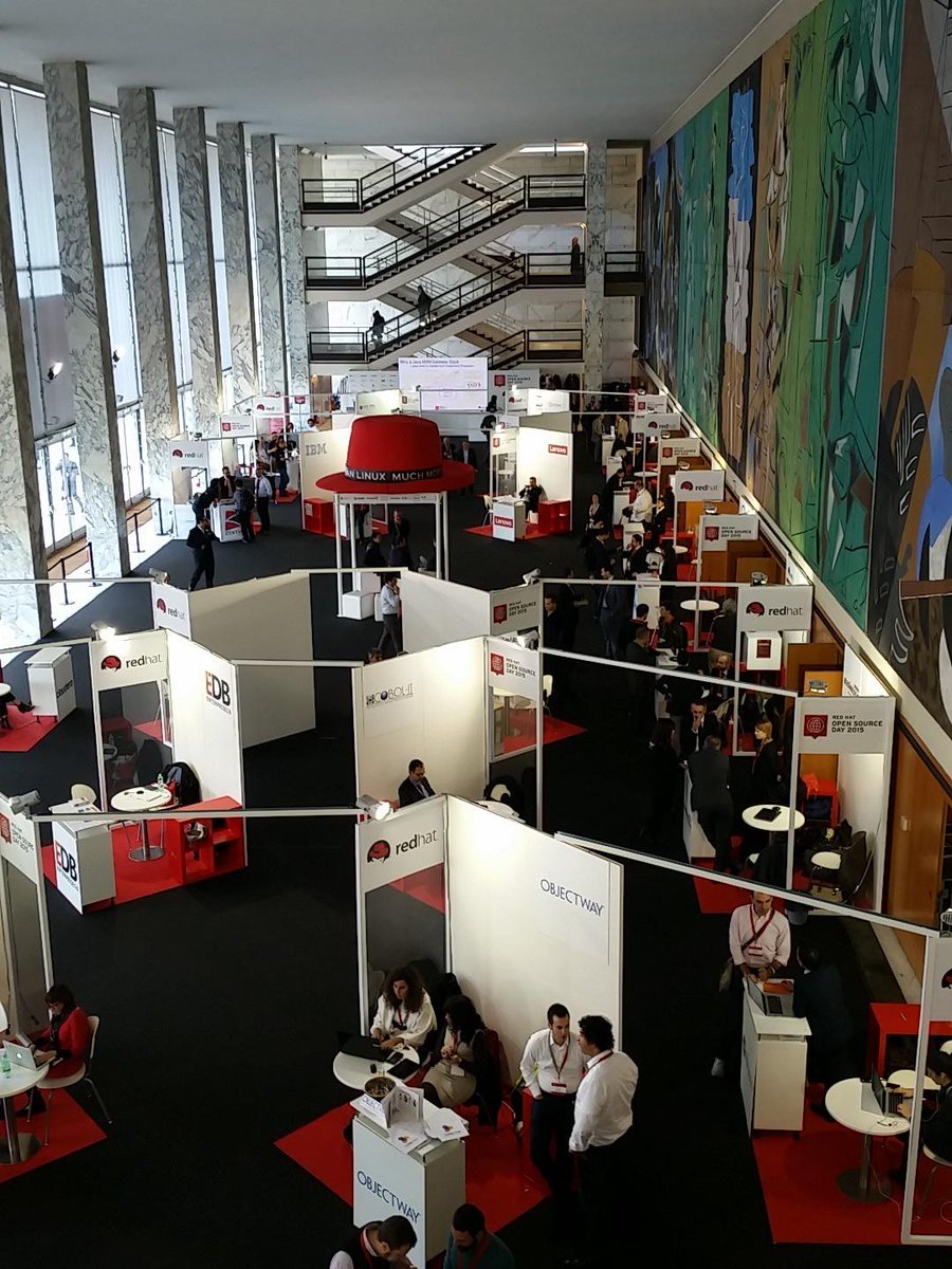 StefanoCazzella's tweet photo. @cloudera on the scene of #osd2015 https://t.co/jLPMvBSWEp