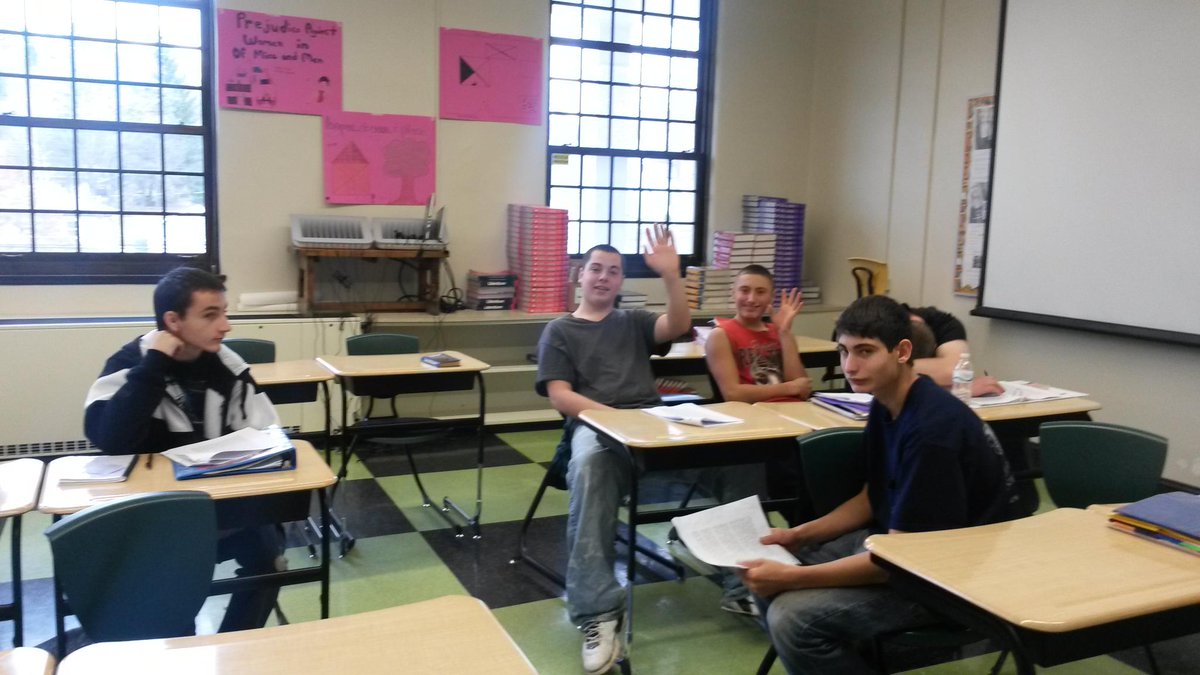 M3mattson's tweet photo. Discussion on The Tell-Tale Heart
#paws4wolverines https://t.co/C9bHMKBO14