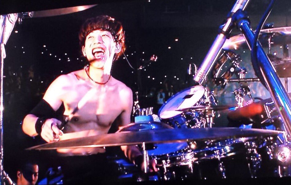 0125_crew's tweet photo. 真太郎お誕生日おめでとう！🐻🎂💕
これからも変態下ネタ爆発よろしくです！笑
大好きだーーーーー！！！だいぶ遅れた（＾_＾）💦笑

#真太郎誕生日
#真太郎生誕祭
#UVERworld 
#大好き https://t.co/kth9U1ed1e