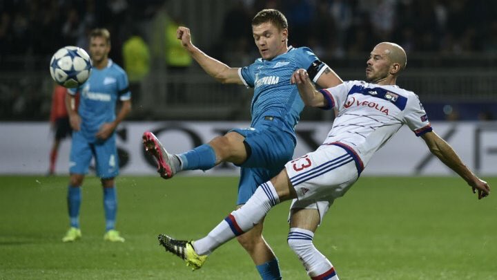 ActuFoot_'s tweet photo. Vous avez été 80% à ne pas avoir aimé de la prestation de Lyon hier face au Zénith.
Votre note: 4 /20 ! https://t.co/MkUwBKH6sw