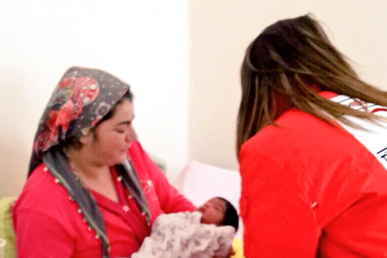 Bugün de sevgi bohçamızla birlikte bir bebeğin hayattaki ilk dakikalarına tanıklık ettik. #ÇocuklarGülebilsin diye.