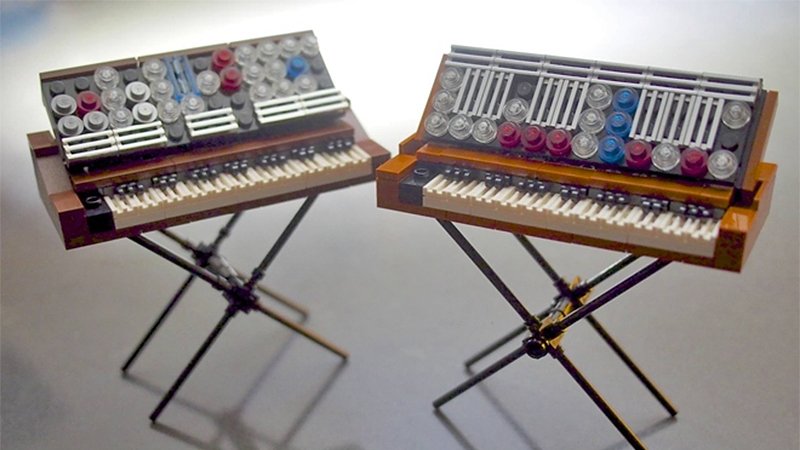 twentykhz's tweet photo. Go vote so these tiny Lego Minimoog synthesizers become real sets https://t.co/qR99yggqLw https://t.co/Bj9bVhnZ08