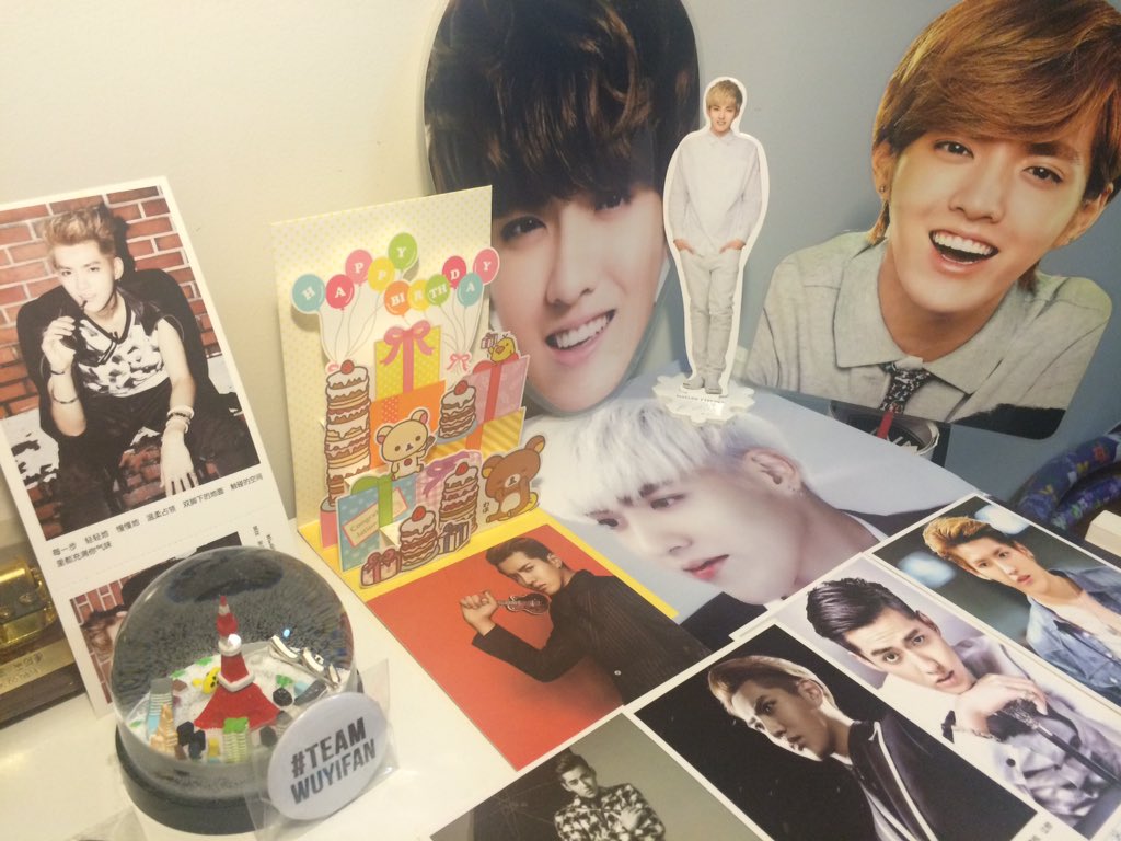 Happy Birthday to u
Happy Birthday Happy Birthday
Happy Birthday to ... KRIS WU YIFAN 