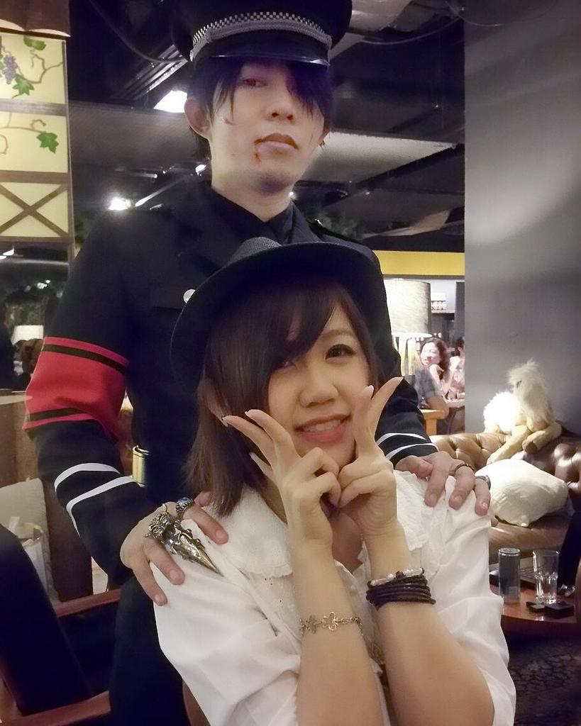 Lexi_B_Tyler's tweet photo. @masterryoaska : https://t.co/iGOMUSmxzM | #VampiresAndHost #TBT #music #gig #ハロウィーン #acoustic 
#VampireAndGuest 
… https://t.co/ZxCBzyPceD