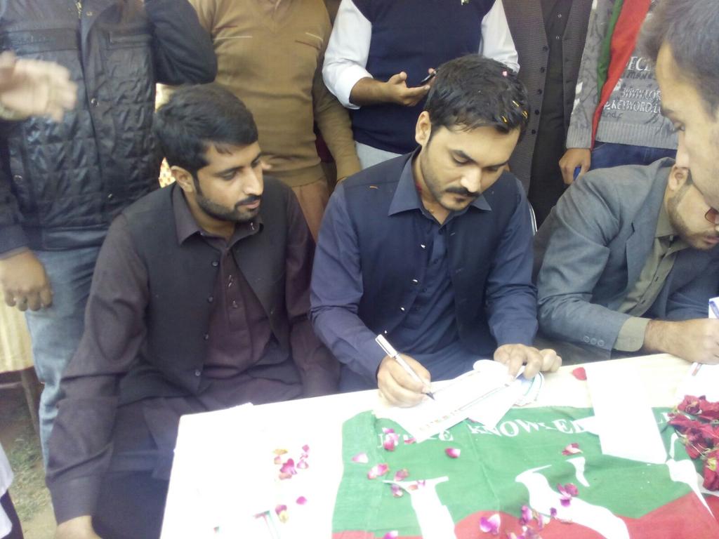 ChauderyArslan's tweet photo. Today launched Umeed e Nau #ISF membership campaign in Arid agriculture Uni Rawalpindi.
Reorganizng ISF all over Pak https://t.co/qCplrMWUiH