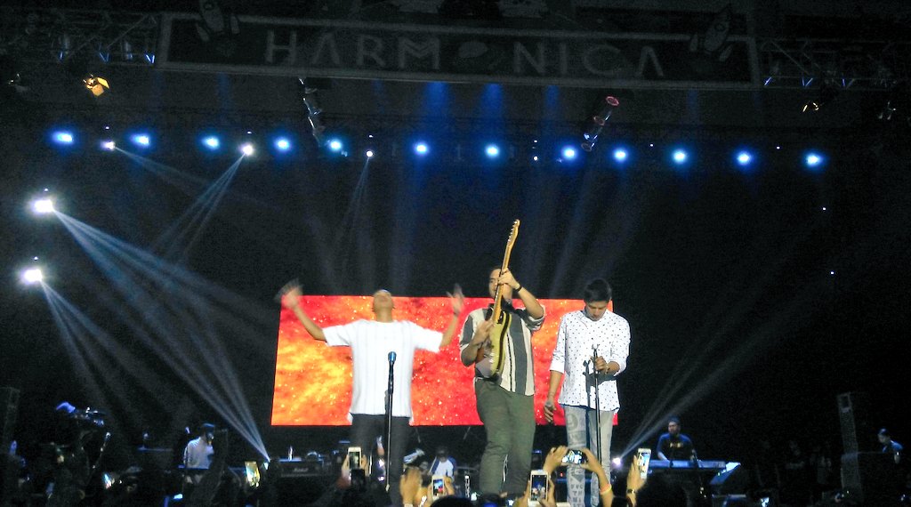 RANforyourlife's tweet photo. Lanjut "Pandangan Pertama" di @HARMONICAFEST, Graha Cakrawala Malang. https://t.co/Pc1YJnjuaH