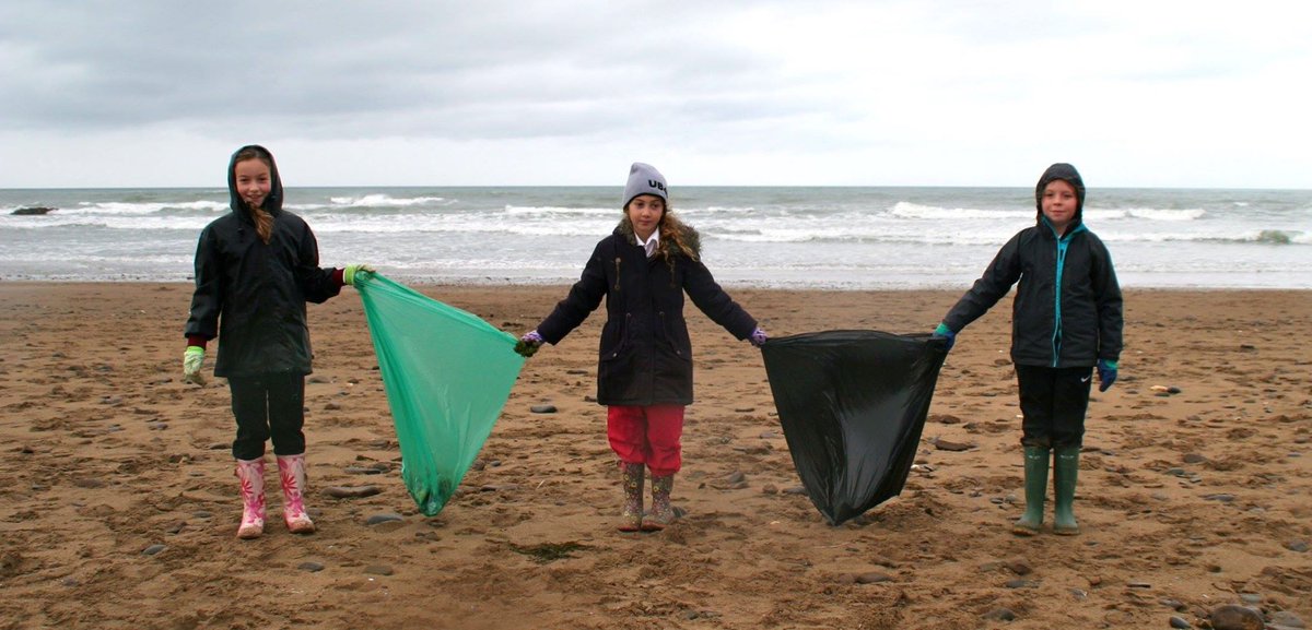Team work makes the dream work! #ABCS15 <a href="/sascampaigns/">Surfers Against Sewage</a> #selfridgesproject #SelfridgesProjectOcean <a href="/TheCrownEstate/">The Crown Estate</a>