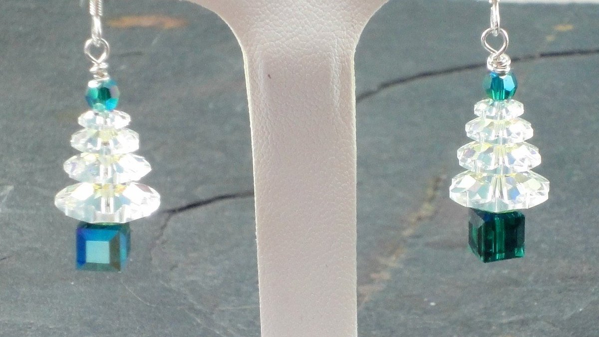 DesignedbyVal's tweet photo. Crystal Christmas Trees, Dangling Earrings https://t.co/yN5wYC8mCL #jewelryonetsy #CrystalAb https://t.co/hhm5GqHZXq