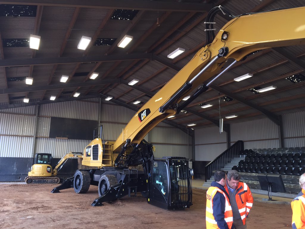 DanfinningCAT's tweet photo. New #CAT MH3037 40ton Material Handler in Desford yesterday #recycling #scrap #BUILTFORIT #Bauma https://t.co/3qwJw9lWSa
