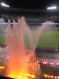 tomrunslong's tweet photo. @pegster314 @jkilz23 @msemple Everyone does this. Royals turned fountains orange for Giants #doesntchangeanything https://t.co/9Q4HUjIllT