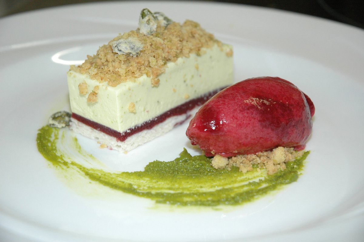 bcot's tweet photo. On our website now! An article regarding @Tyrone_Hull's mouth-watering masterclass at BCoT!
https://t.co/zoMYpaojRF https://t.co/hNCiqRmDNB