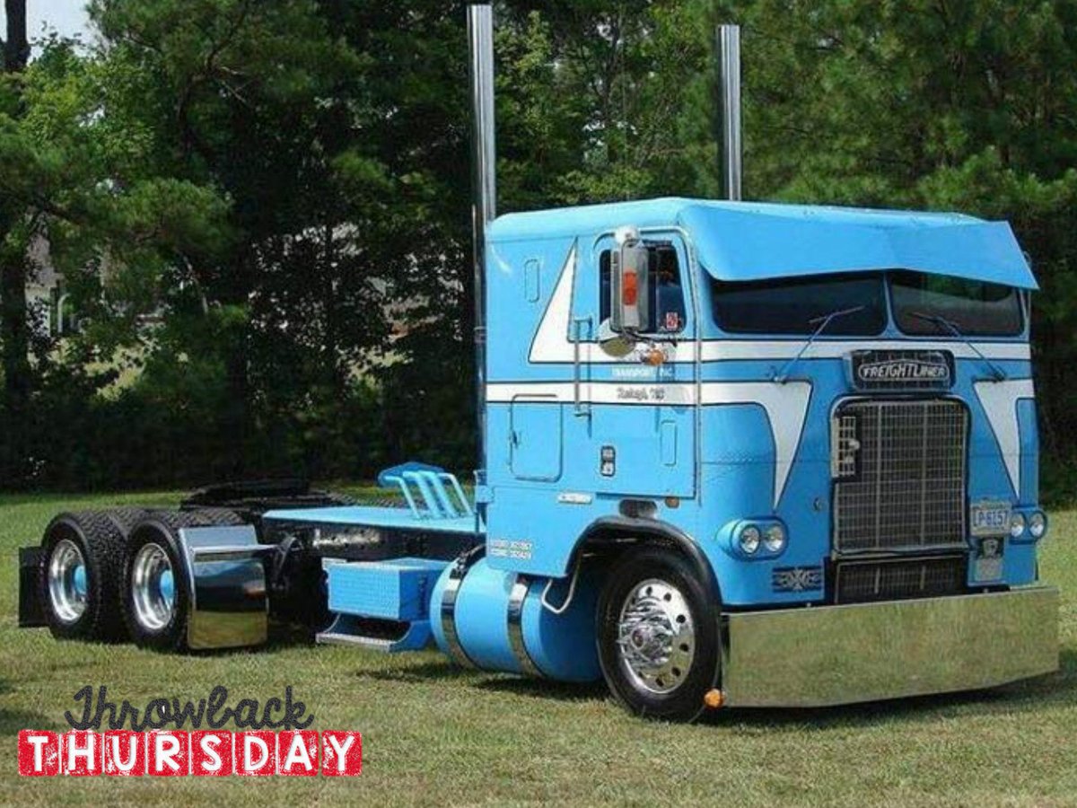 IStateSiouxCity's tweet photo. #ThrowbackThursday Here's a White Freightlinter from way back!! Looking good in baby blue! https://t.co/Cc7RQT3hgm