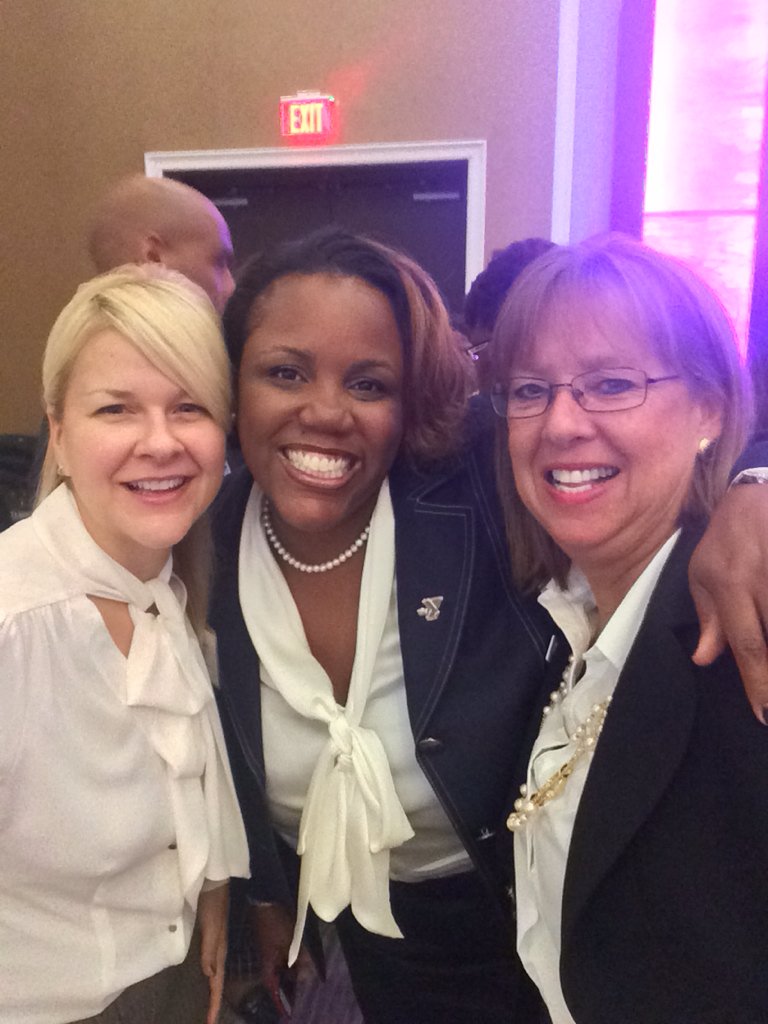 HdubbYMCA's tweet photo. Well deserved ladies! @zrboone @TerriWellman1 @thesarahfina #pfvyAllStaff https://t.co/rXOZ9kefhS