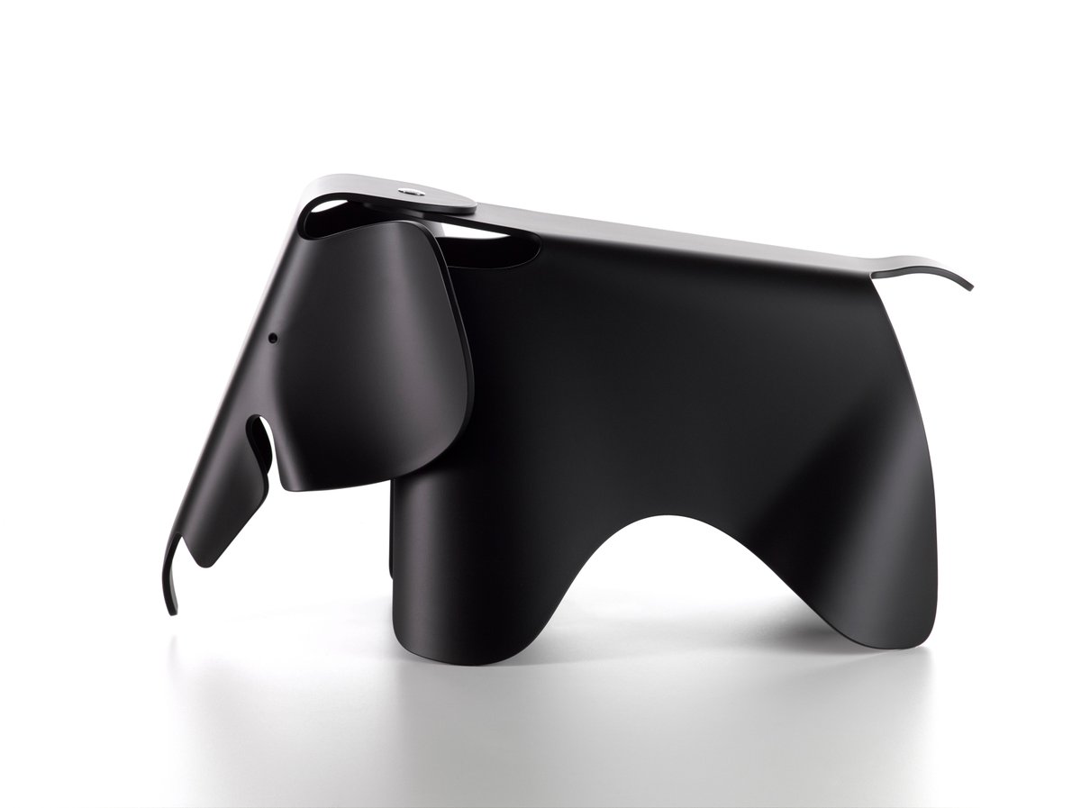Round_Office's tweet photo. Totally in love with  #Blackcollection #Homestories #Vitra #loungechair #grandrepos #design #interior @vitra https://t.co/Wf42qVi5BC