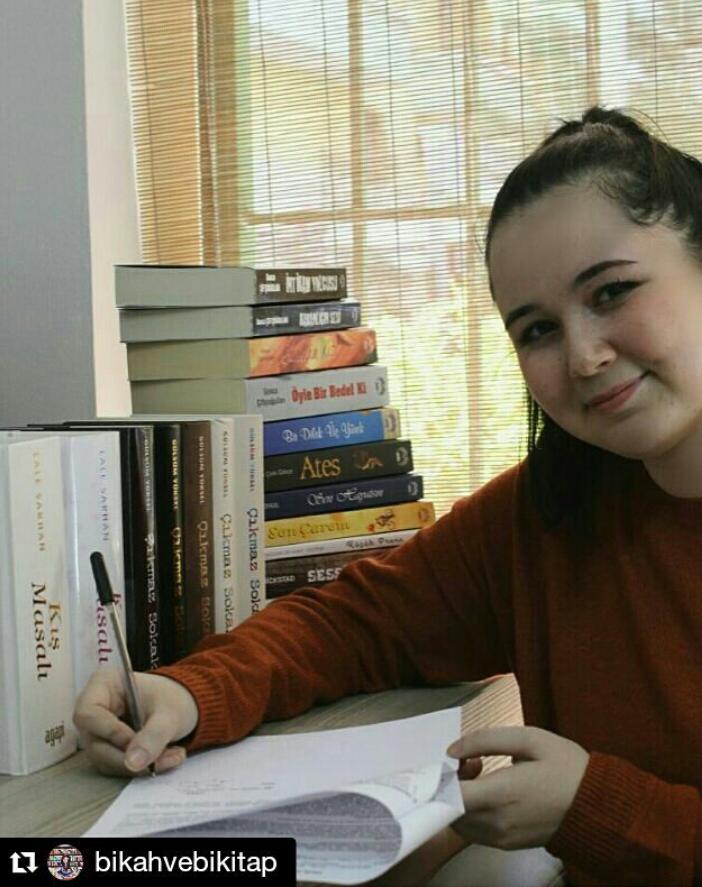 agapi2015's tweet photo. İnstagramın ünlü bookstagramı @/bikahvebikitap da artık Agapi Ailesinde hoşgeldin Ayşe Ayhan https://t.co/8tjrOAjueU