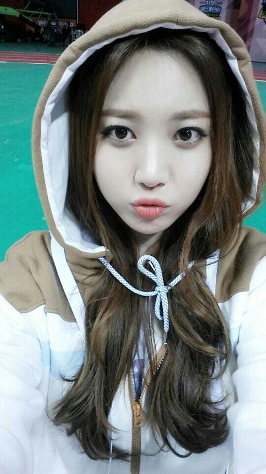 GRLGROUPCONFESS's tweet photo. Happy birthday to Girl's Day's Yura 💖💖💖💖 #HappyYuraDay https://t.co/0bXMqJX01H