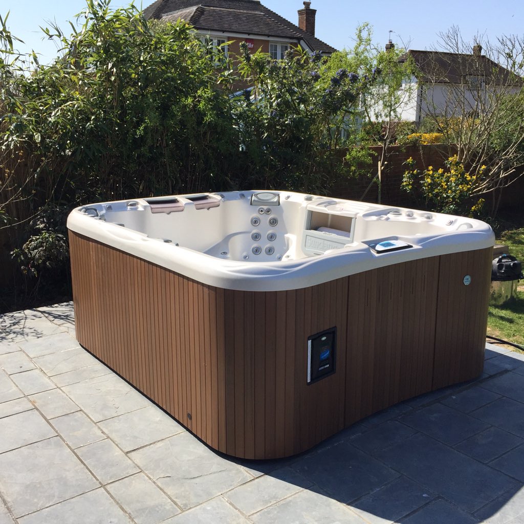 Looking back at this years installations, my new favourite is the Sundance 880 Maxus, the best money can buy!