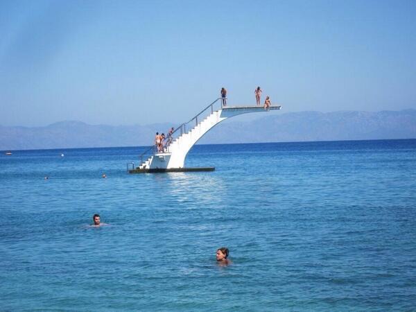 _Paisajes_'s tweet photo. Todas las playas tendrían que tener una plataforma así. https://t.co/Ve2HaglDLZ
