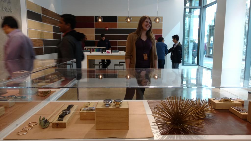 JimWicksmoto's tweet photo. New Moto shop in Chicago is both beautiful and engaging.#moto#shop https://t.co/9HqeWrAOFG