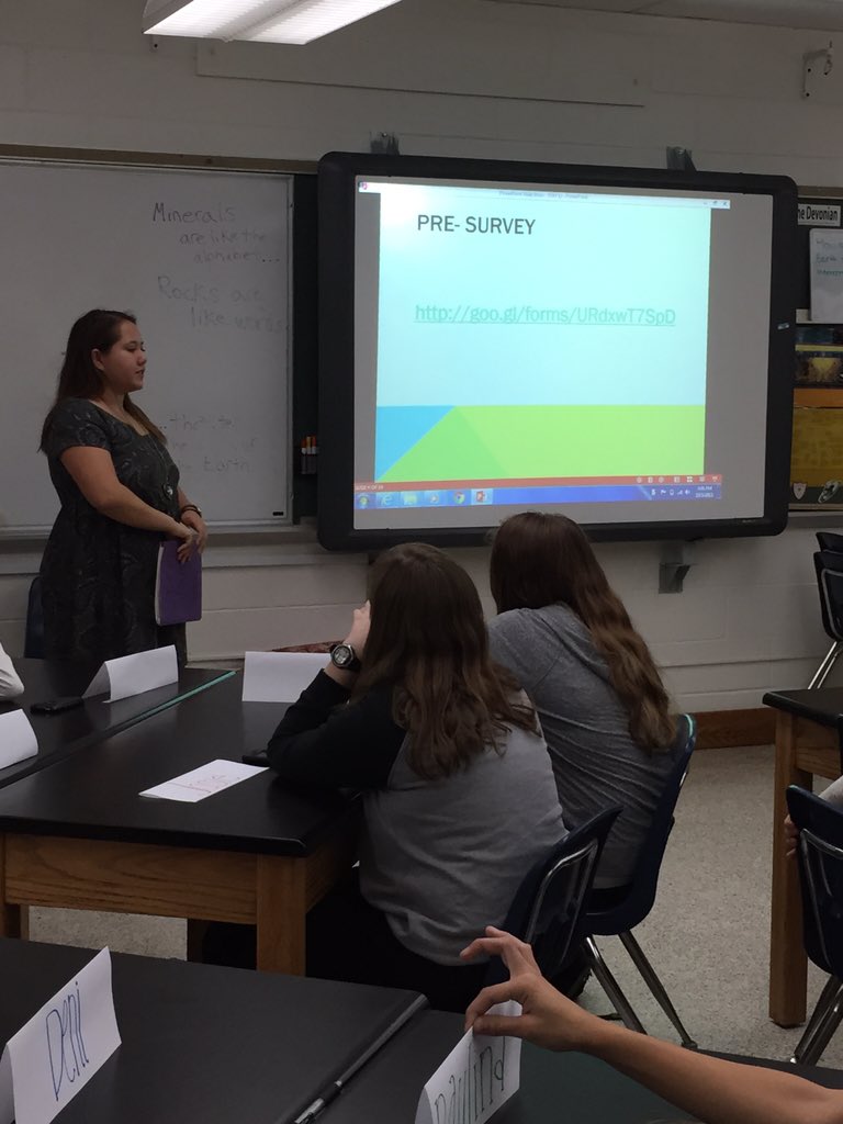 GravesAllison's tweet photo. #stemout Girls of KLMS engaged in scientific method for day 1 of Eileen's senior capstone Girls' STEM camp @MSAOLHS https://t.co/Ukek2sG1Ud