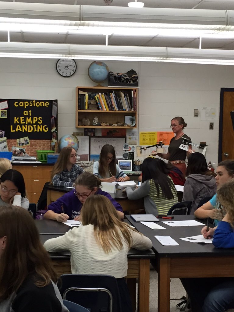GravesAllison's tweet photo. #stemout Girls of KLMS engaged in scientific method for day 1 of Eileen's senior capstone Girls' STEM camp @MSAOLHS https://t.co/Ukek2sG1Ud