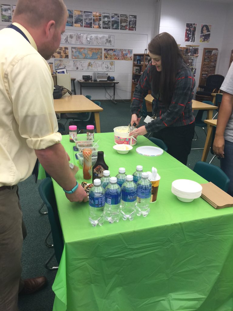 DirectorStroud's tweet photo. @6thGradeFalcons the SOAR team celebrating improved behavior w/ice cream due to PBIS systems. #digdeeperRF6A https://t.co/7xkzSmjKvK