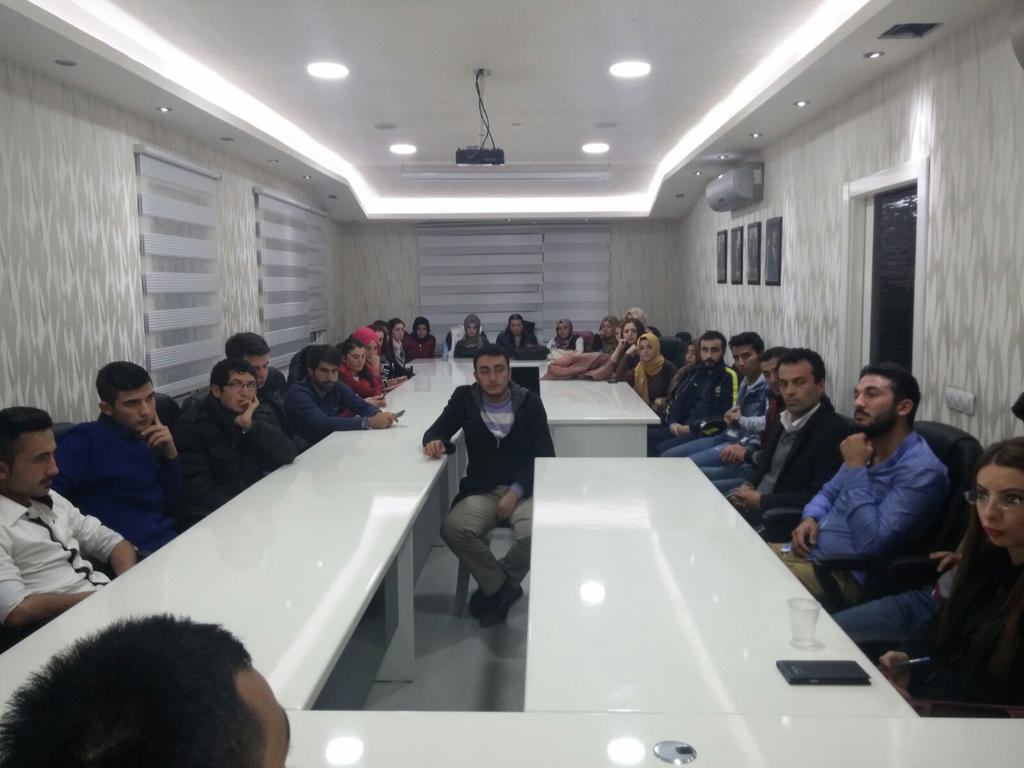 akgenclkmamak's tweet photo. Seçim sonrasin da ilk Teşkilat komisyon toplantimizi yoğun katilim ile gerçekleştiriyoruz.
@kurtcanc https://t.co/hQhteltZjE