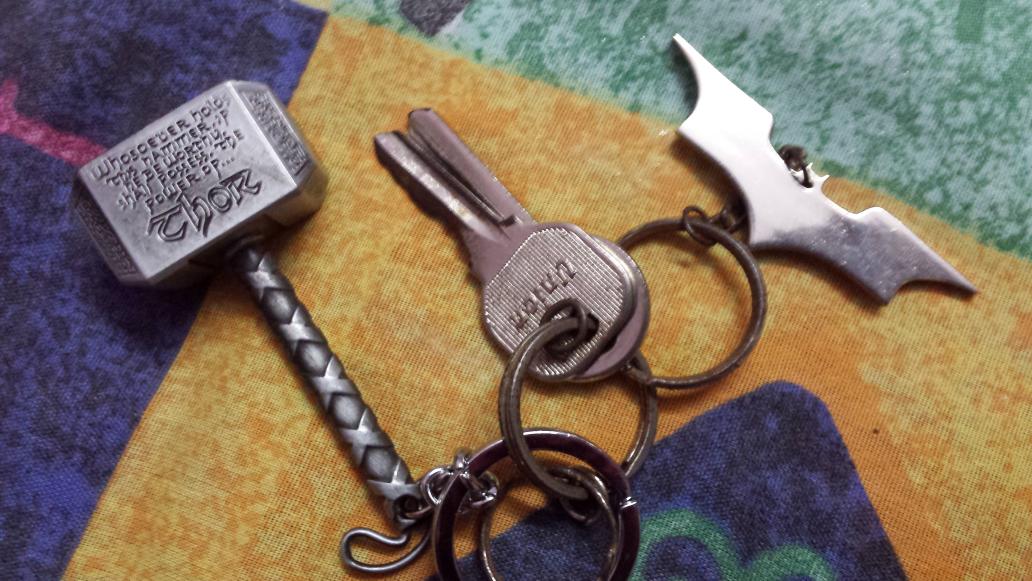 UmarVazir's tweet image. No one will ever b able to steal my keys now!!!
#Batman #Thor #MaxSecurity @SharpShooter993 @fahad45518 @NawazNandy