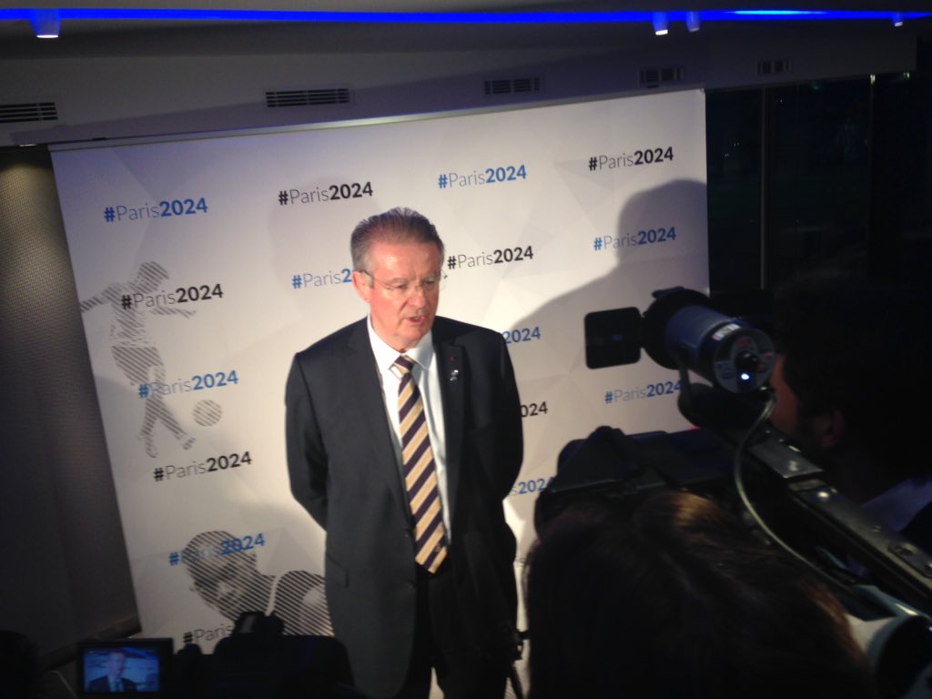 Paris2024's tweet photo. Après l'annonce du village olympique et paralympique, les ITW ... #Paris2024 https://t.co/yTLQHVh4jd