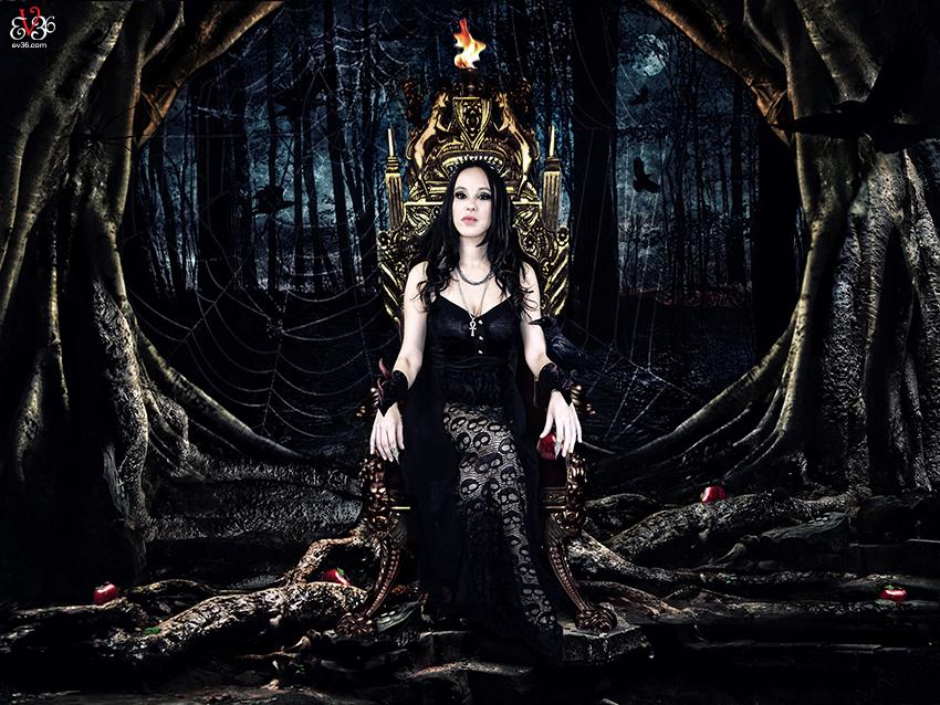 ev36photography's tweet photo. Evil Queen Model: Alexandra Ackerman #photography #concept #vampire #dark #model #photographer #cosplay #composite https://t.co/AxInwtOxe1