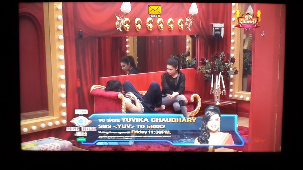 GuptaAyush257's tweet photo. Watch @BiggBoss Now ,It's On Air
DhamakeDaar Entertainment for Captaincy
Keep Tweeting⬇⬇
#BB9
#1WeekToPRDP https://t.co/x4DEd5PCXO