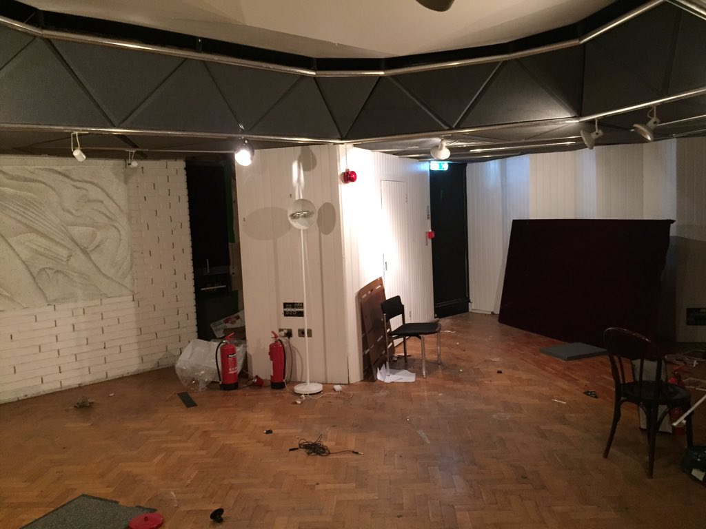 SaveStudioUK's tweet image. One of the greatest studios in London coming to an end. SAD! :(
#queen #theclash #thewho #madonna #eltonjohn