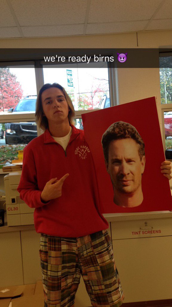 coachty_25's tweet photo. We ready for you birnsππ #boyssoc #parklandhateweek https://t.co/hfFEH5Uy4m