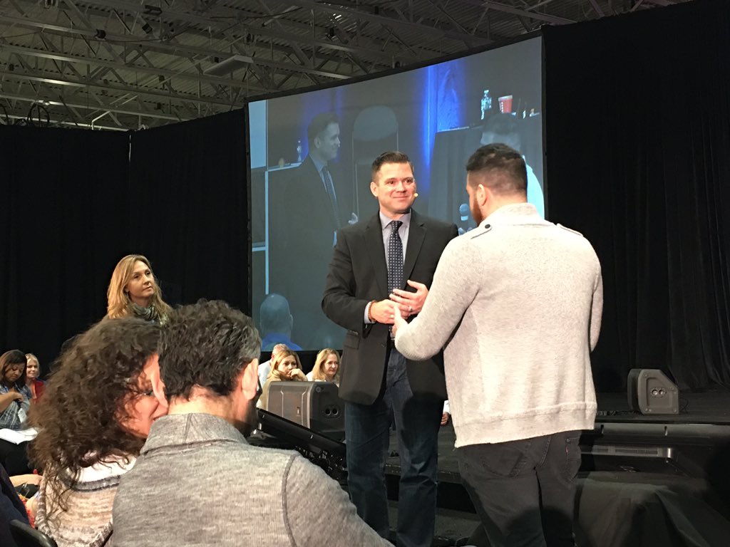 wizardcryptoo's tweet photo. Awesome questions and role playing with agents @CoachBPipes @tomferry #SalesEdge #2016BYE https://t.co/8IHaKhxRFY