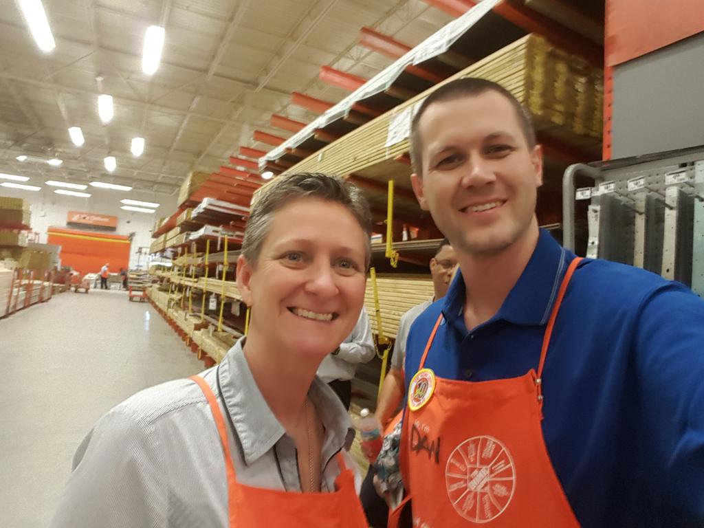 Marriott0257's tweet photo. Still excited and pumped that i met @BordwellPam at #thd6361 during #d21d22 #RVPwalk what a surprise #mindblown https://t.co/Xy9sjloly4
