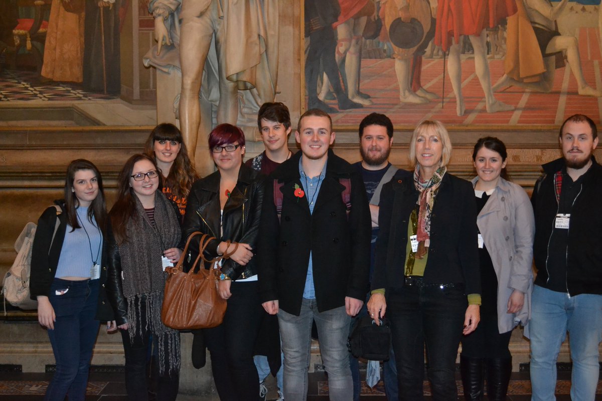 WorcesterWolfe's tweet image. #journalism Uni of Worc students at Westminster quizzing Worcester MP Robin Walker  @worcester_uni @WalkerWorcester