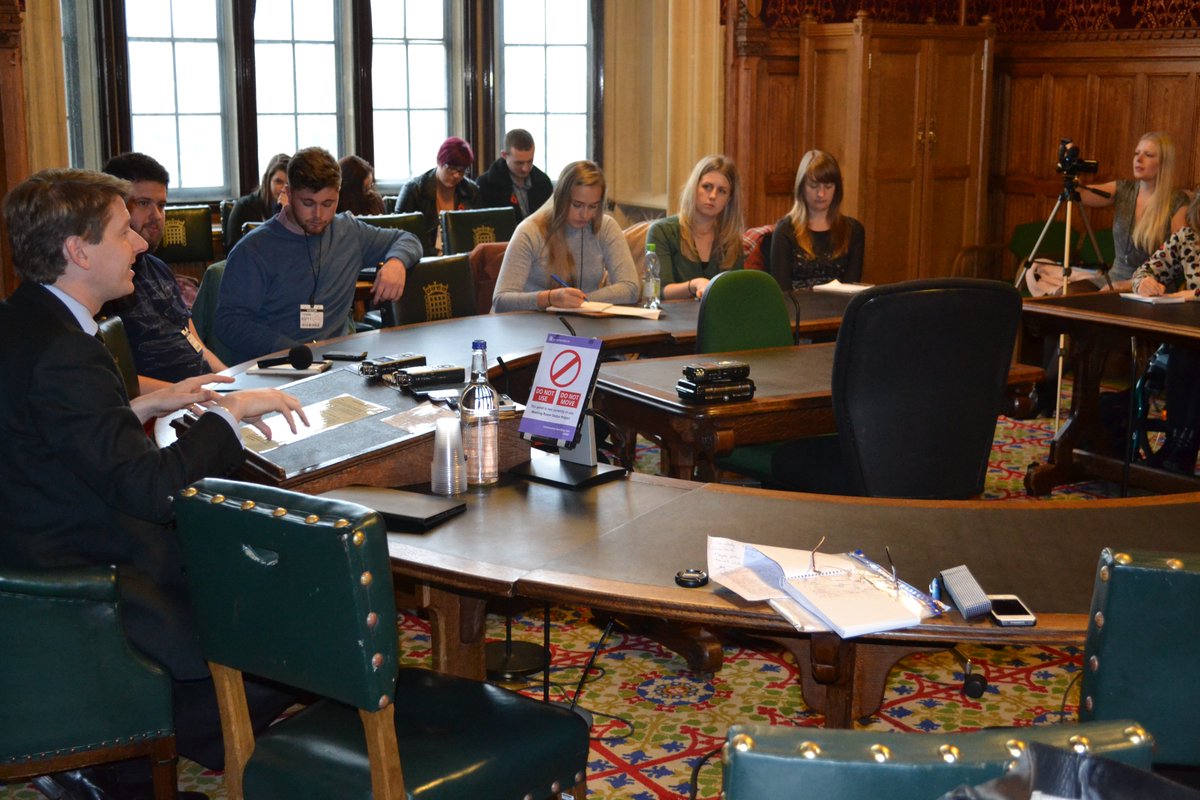 WorcesterWolfe's tweet image. #journalism Uni of Worc students at Westminster quizzing Worcester MP Robin Walker  @worcester_uni @WalkerWorcester