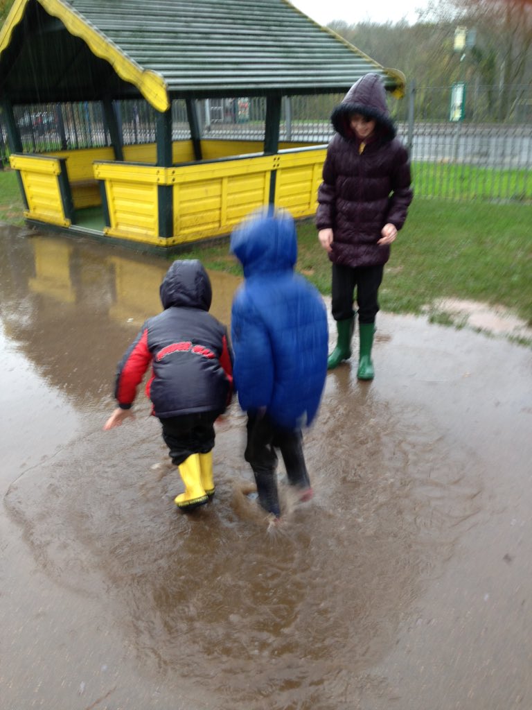 StDavidsCiWPrm's tweet photo. #puddle jumping #Nurture #outintheelements! #greatfun #sensoryplay https://t.co/DRlJcMIdlj