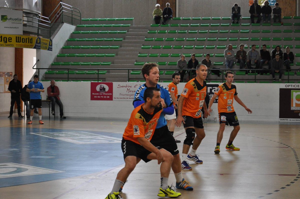 ussainteshb's tweet image. Venez encourager samedi soir, les Fox 2 et 3 opposés à #Surgères (20h30) et #Montguyon (18h30) #US_ensemble