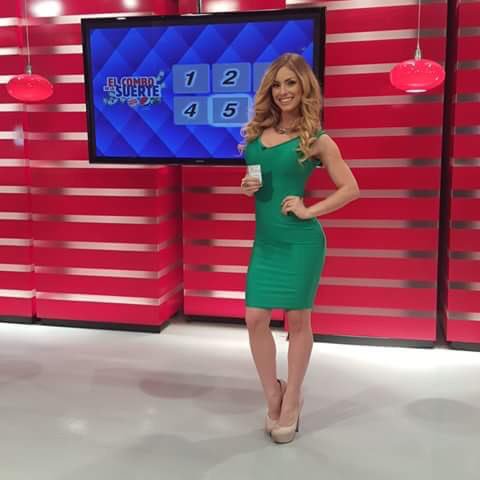 [AHORA] <a href="/NataliaRiveraPR/">Natalia Rivera</a> estará junto al super famoso locutor <a href="/Moluskein/">Molusco</a> en el <a href="/Elgordoylapelua/">El gordo y la Pelua</a>