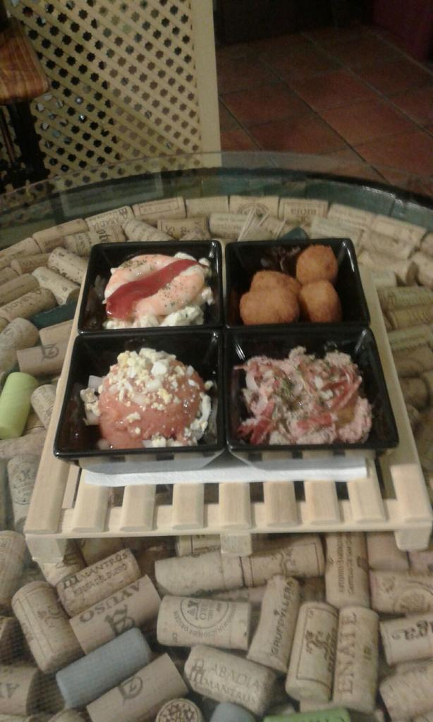 mesondonchema's tweet photo. Y también prueba nuestros entremeses de la casa https://t.co/zvOfaVN920